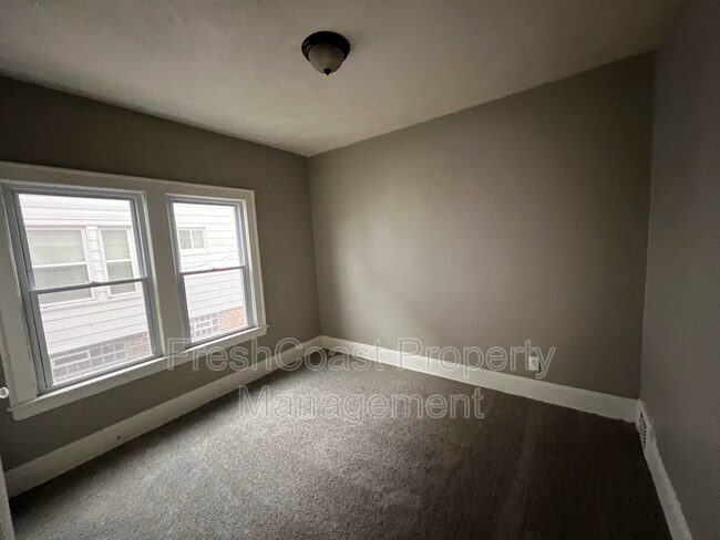 Building Photo - 3402 E 145th St