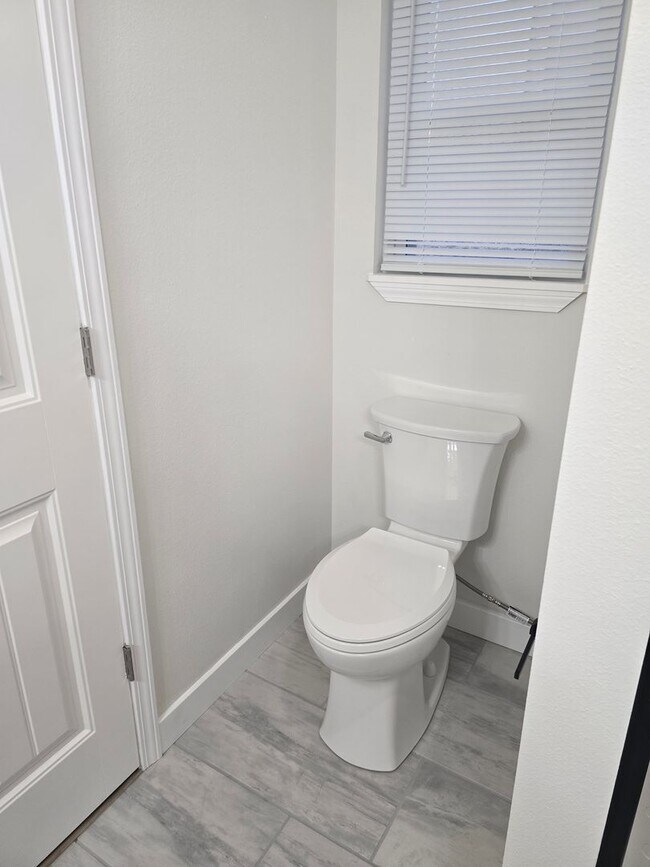 Building Photo - 3034-MF2-E5