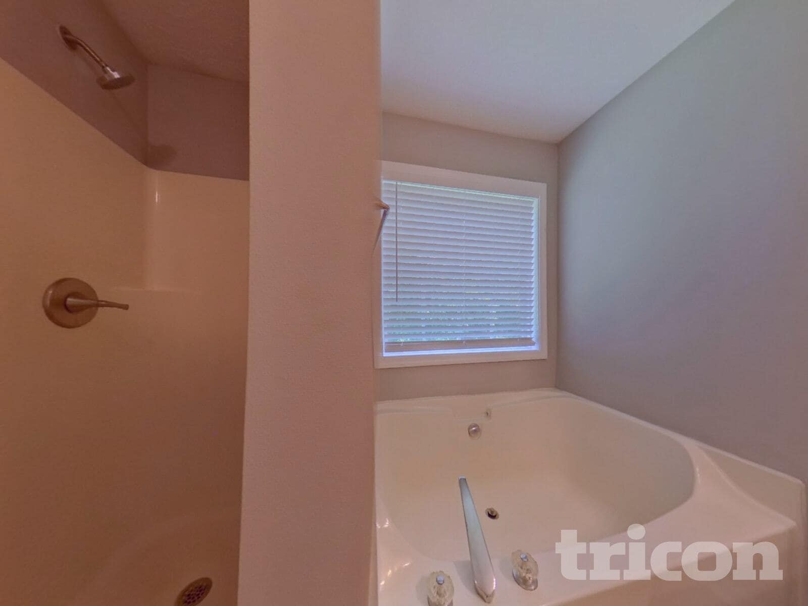 Building Photo - 34 Paradise Way