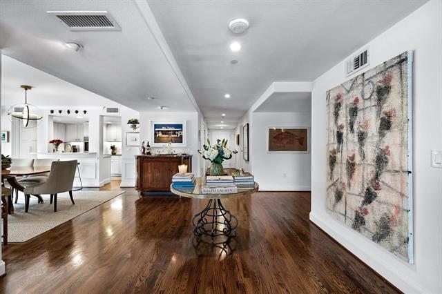 Building Photo - 4242 Lomo Alto Dr