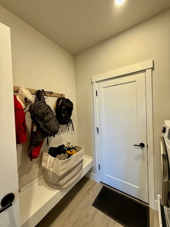 Building Photo - Beautiful Easton 3 Bedroom Home | Primary Suite on Main | Loft + A/C | Community Pools & Amenities