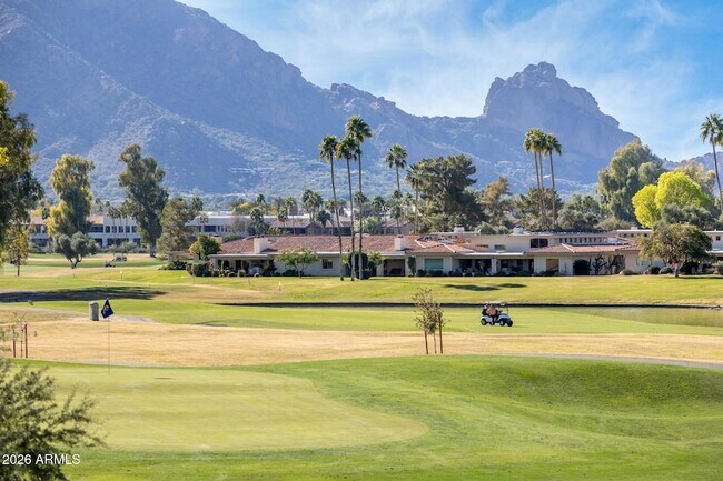 Building Photo - 7424 N Vía Camello Del Norte