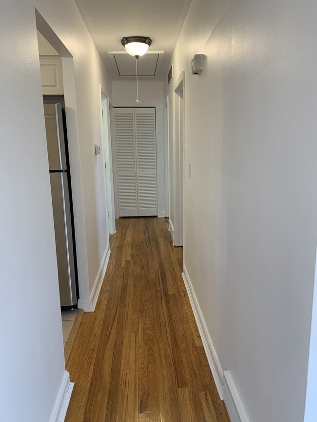 Building Photo - 5073 Grosse Pointe Ln