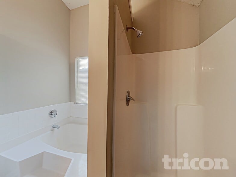 Building Photo - 5849 Black Top Way