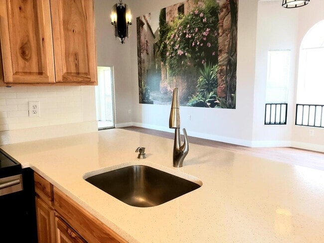 Building Photo - 13206 Glenmoor Dr