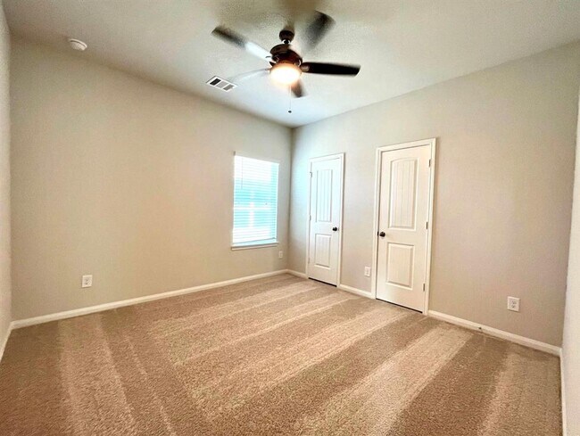 Building Photo - 4814 Blue Jacaranda Wy