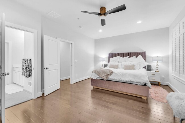 Building Photo - Modern 4-Level Townhome with Rooftop Terrace & Indoor/Outdoor Fireplace Near Old Town