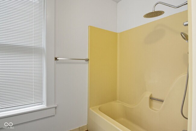 Building Photo - 1448 N Illinois St