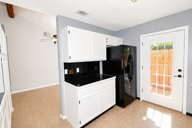 Building Photo - 7126 Buchanan Dr