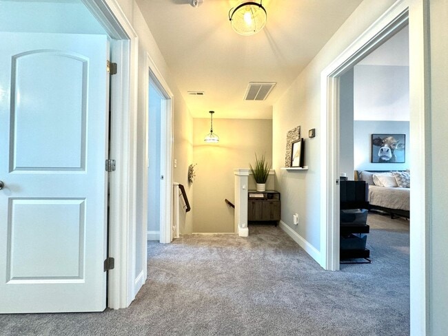 Building Photo - 3 Bedroom, 2.5 Bath Home w/ Fenced Yard and 2 Car Garage