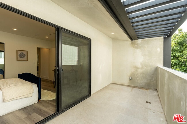 Building Photo - 1262 N Sweetzer Ave