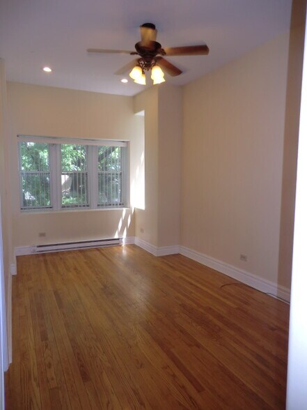Building Photo - 2728 N Artesian Ave