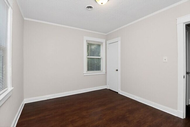 Building Photo - Charming 3BD/1BA Ranch in