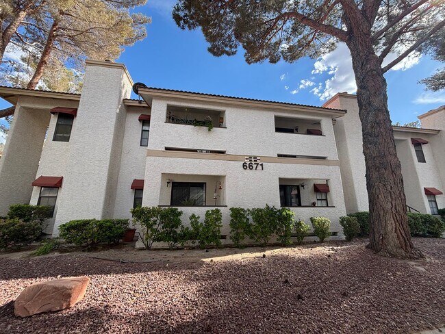 Primary Photo - Gorgeous condo is a spacious 2Bed/2Bath un...