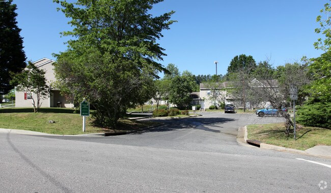 Primary Photo - Edgemont Elms Townhomes