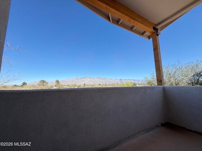 Building Photo - 3329 E Glenn St