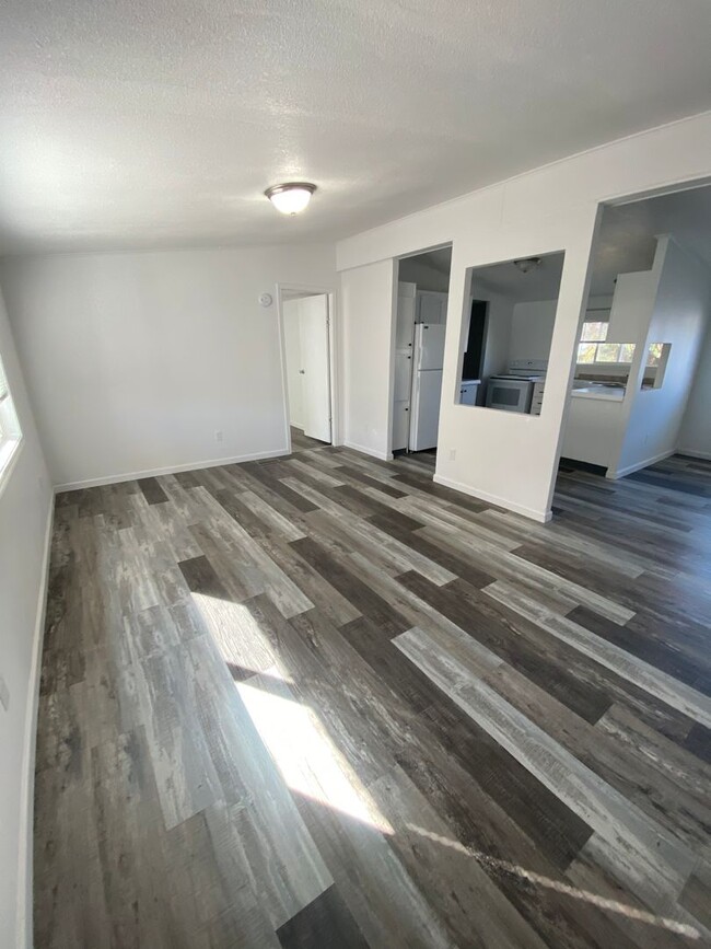 Building Photo - Remodeled