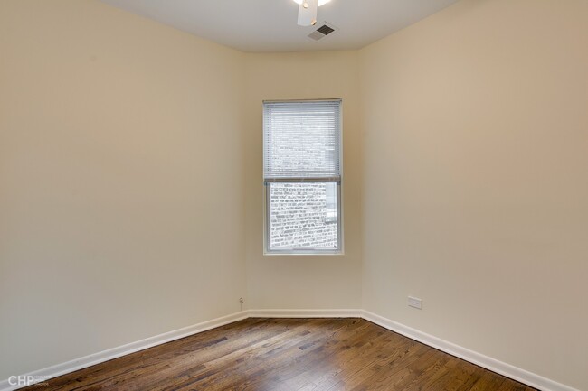 Building Photo - 2655 W Leland Ave