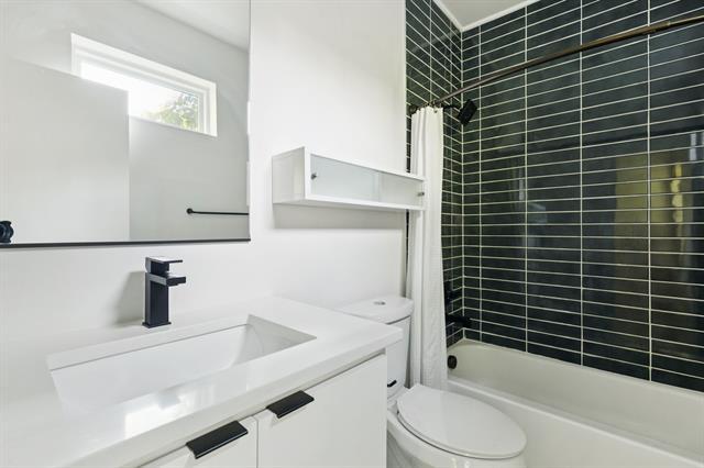 Building Photo - 4119 Munger Ave