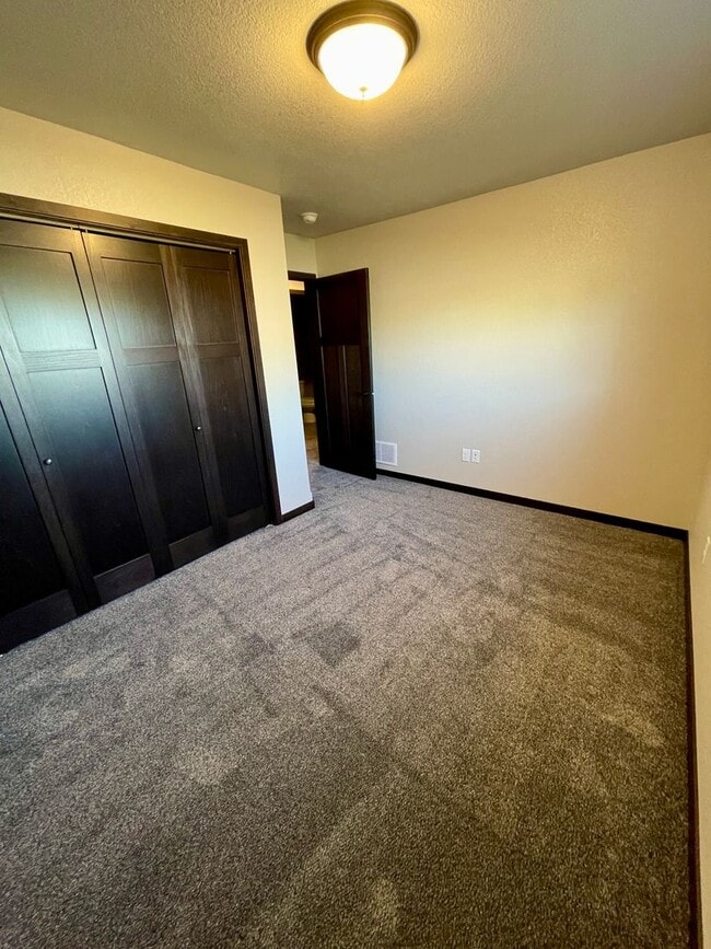 Building Photo - * GAME-CHANGING-MOVE-IN-SPECIAL * 4 Bedroom, 3 Bathroom with Office for Rent
