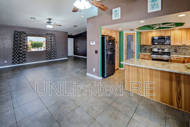 Building Photo - 2068 Palo Verde Blvd S