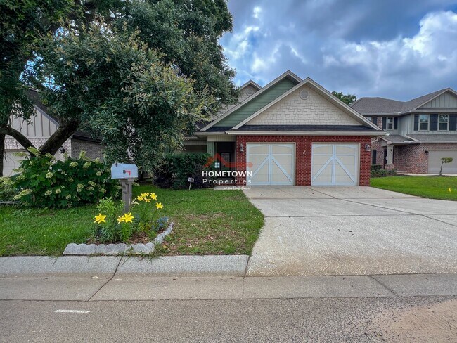 Primary Photo - Beautiful 3-Bed Home with Outdoor Kitchen ...