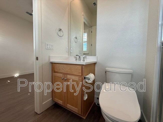 Building Photo - 1136 Crescent Ave