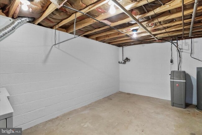 Building Photo - 140 Williamson Ave