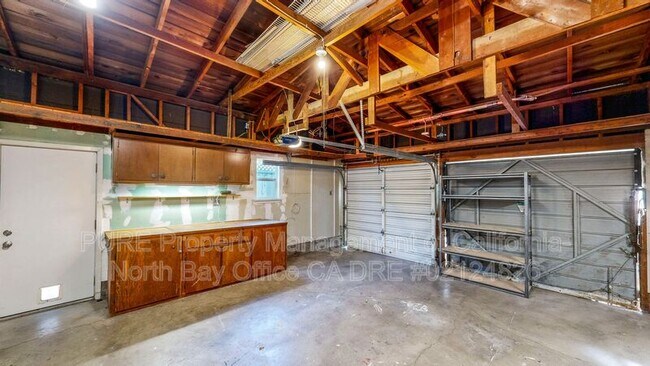 Building Photo - 652 Corlano Ave