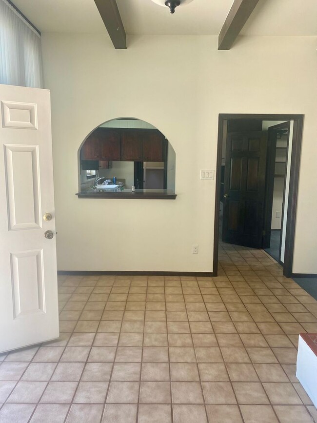 Building Photo - 1812 Pomona Dr
