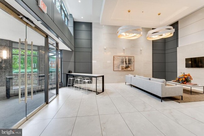 Building Photo - 7111 Woodmont Ave