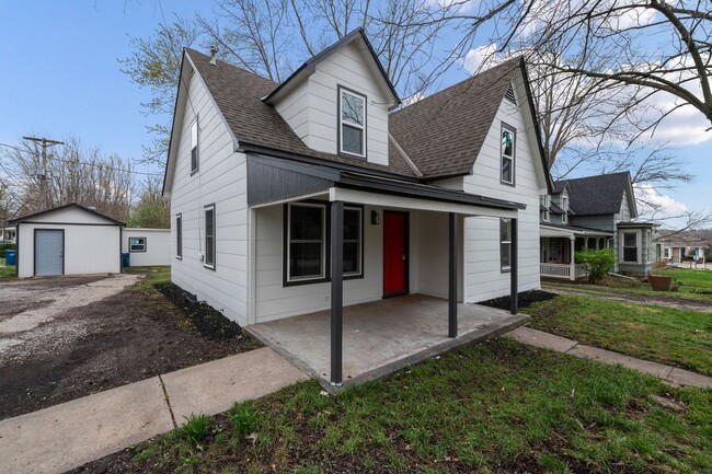 Building Photo - Amazing Remodel Near William Jewell