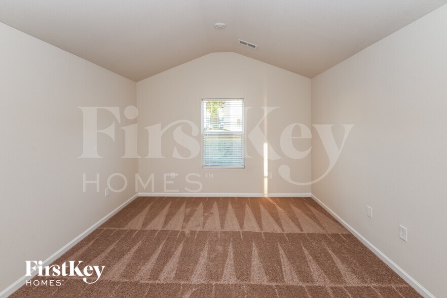 Building Photo - 5024 Wolfridge Ave