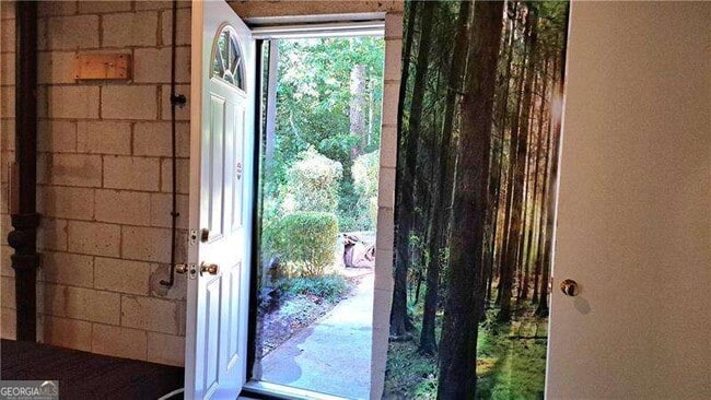 Building Photo - 1176 Converse Dr NE