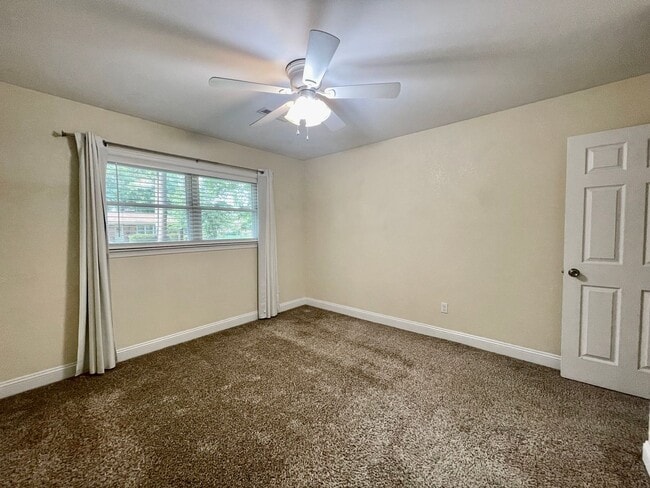 Building Photo - Ready 07-13-26! 4/2 Ranch Home On Corner Lot! Pet-Friendly & All Appliances Convey!