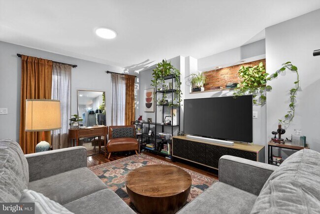 Building Photo - 1616 Webster St