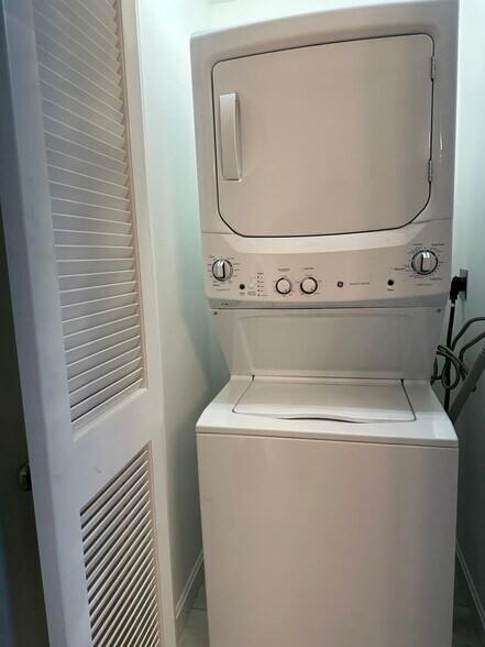 unit 1 laundry - 75 Wales St