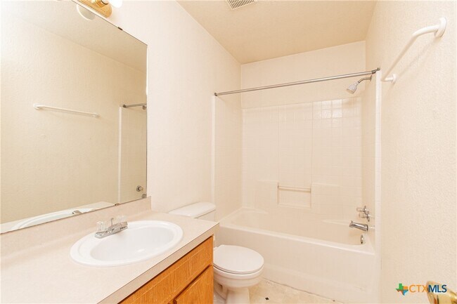 Building Photo - 4408 Deek Dr