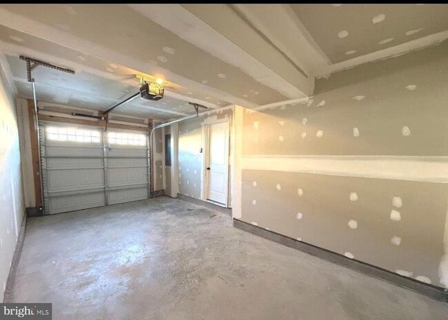 Building Photo - 14 Snickers Ct