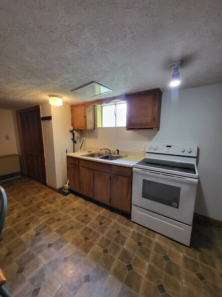 Building Photo - 626 NC Highway 105 Byp