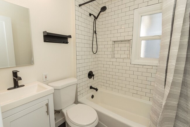 Building Photo - Quaint Remodeled 1 Bed / 1 Bath Bungalow in Normal Heights!