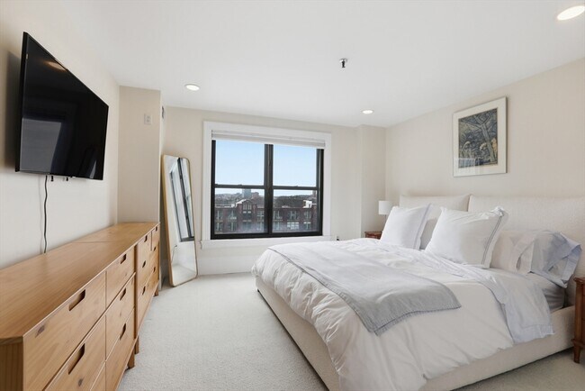 Building Photo - 390 Commonwealth Ave