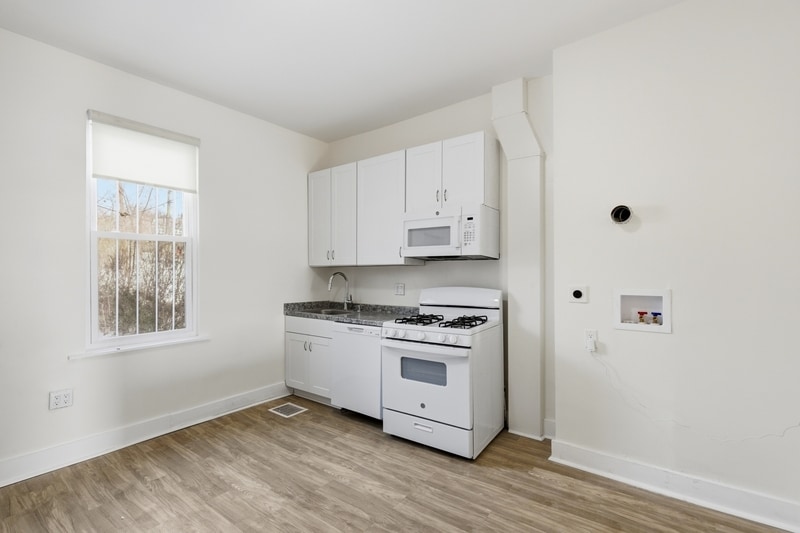 Building Photo - 2540 Frederick Ave