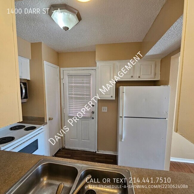 Building Photo - 1400 Darr St