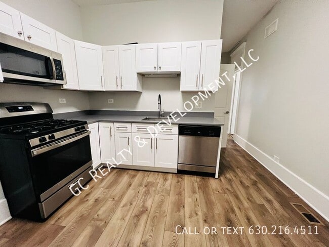 Building Photo - 6401 S Eberhart Ave