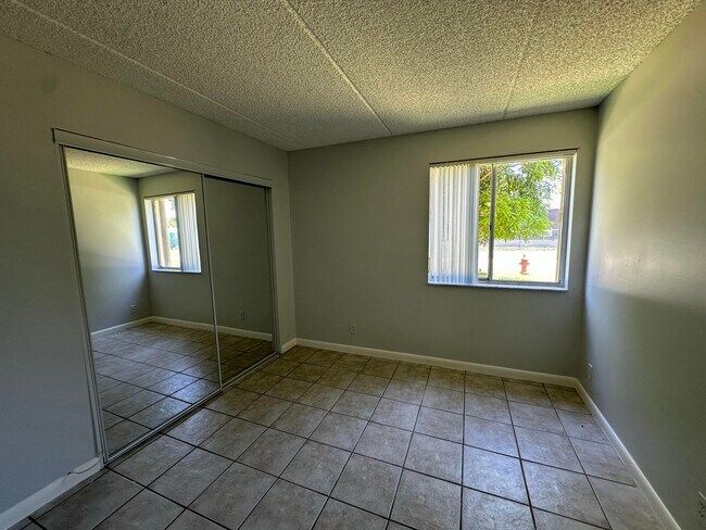 Building Photo - 1799 Fairview Villas Dr