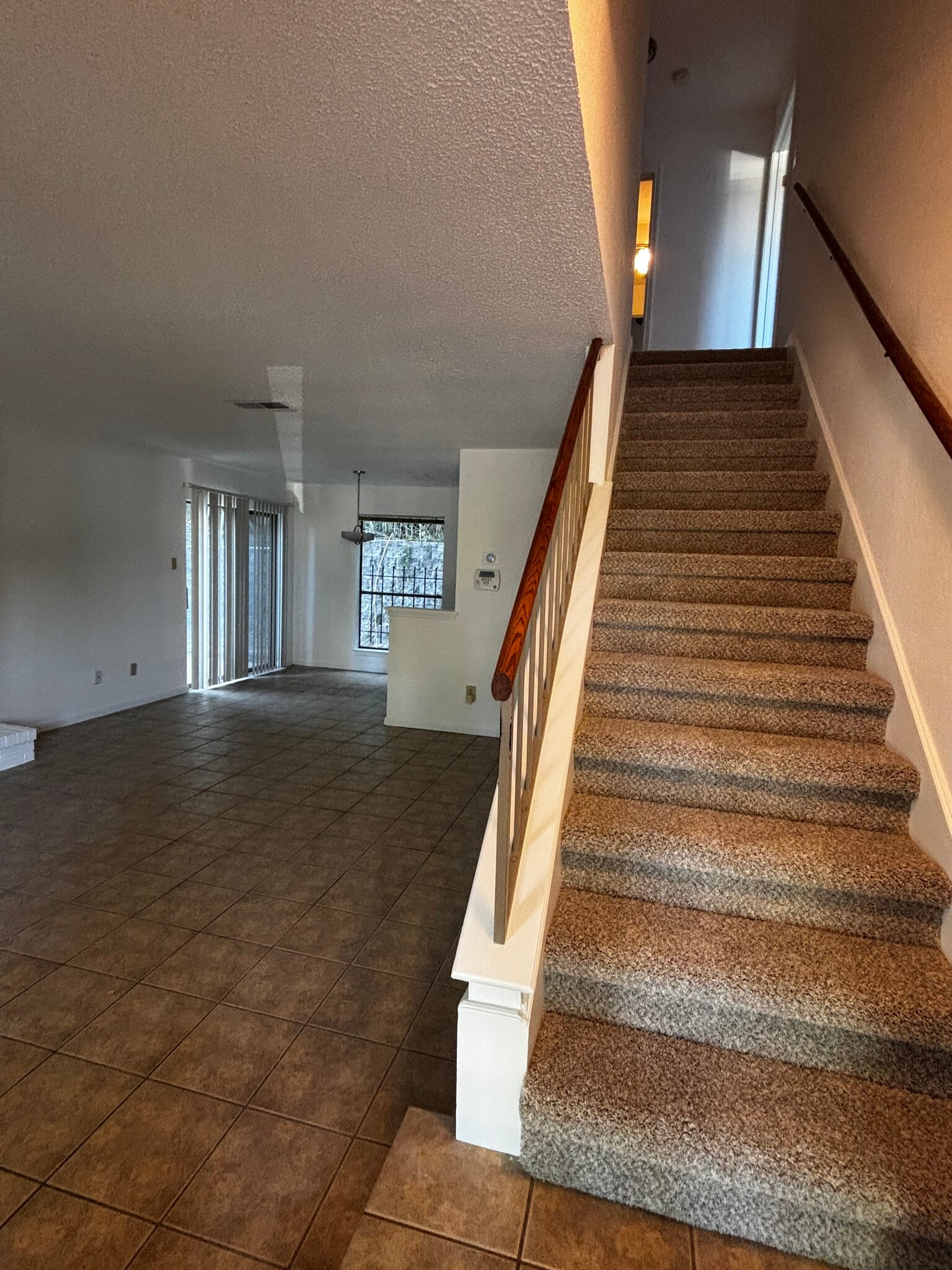 Building Photo - 6611 Hart Ln
