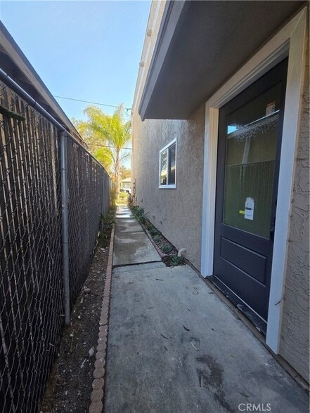 Building Photo - 3942 Manzanita Dr