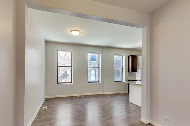 Building Photo - 1414 N Noble St
