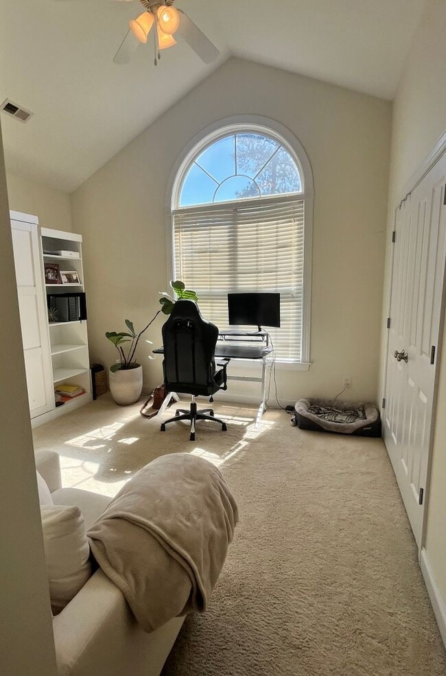 Building Photo - 724 Royal Bonnet Dr